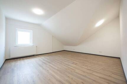 Frisch renovierte 4-Zimmer-Dachgeschosswohnung mit ca. 129 m² Wohnfläche - Buchenberg