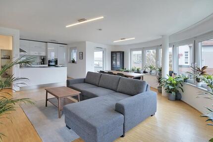 Moderne 3,5-Zi Wohnung mit 2 Balkone in zentraler Lage - Holzgerlingen