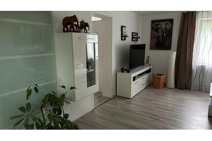 freistehendes Einfamilienhaus mit Garage & Scheune, möbliert - Neuenstein