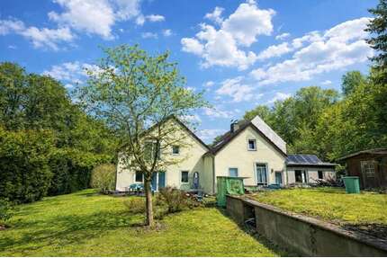 Haus zum Kaufen in Bahretal 350.000,00 € 280 m²