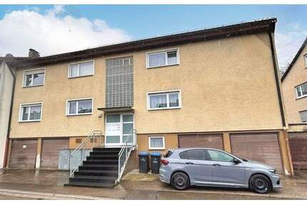 4-Familienhaus mit Potenzial! Garten und 5 Garagen - Magstadt