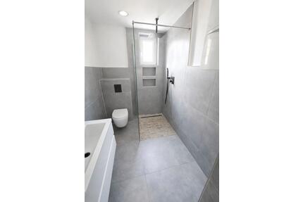 Moderne 3,5-Zimmer-Wohnung mit Balkon | 72 m² | ebenerdige Dusche - Oberhausen Alstaden
