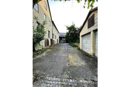 Histor. Wohnhaus mit Nebengebäuden - ehem. landw. Anwesen - Weikersheim Elpersheim