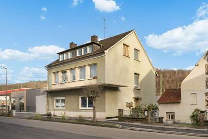 Mehrfamilienhaus im Zentrum von Wissen: 3 Wohneinheiten mit Garage