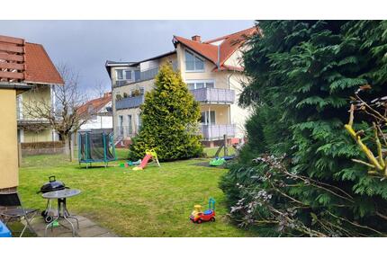 4-Familienhaus in Dransfeld mit 5 Garagen