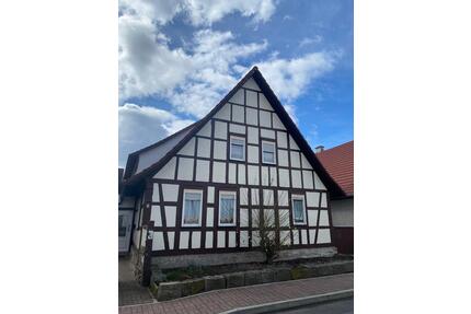 Geräumiges Wohnhaus Streufdorf - 250.000,00&nbsp;EUR Kaufpreis, ca.&nbsp; 220,00&nbsp;m&sup2; in Hildburghausen (PLZ: 98646)