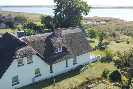 Seltene Gelegenheit: Exklusives Wasseranwesen auf Insel Hiddensee mit Blick auf den Dornbusch
