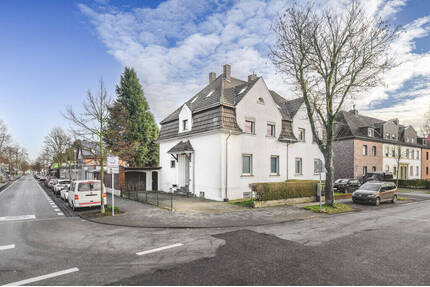 Komplett vermietete Doppelhaushälfte mit 2 Wohnungen in Wohneigentum - Eschweiler Ost