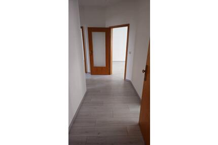 3 Raumwohnung *neu renoviert* mit Einbauküche - Zeulenroda-Triebes