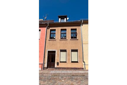Stadthaus in Torgau - 130.000,00&nbsp;EUR Kaufpreis, ca.&nbsp; 112,00&nbsp;m&sup2; in Torgau (PLZ: 04860)