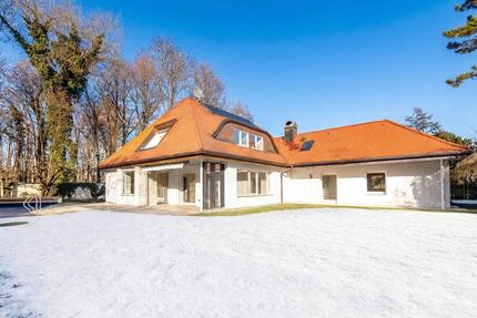 Familiär und vielseitig: Großzügige Villa mit viel Privatsphäre, Garten und Pool - München Trudering-Riem