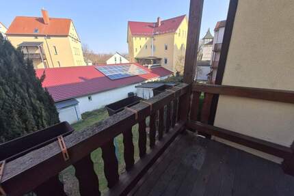 Mit neuer Einbauküche - Besichtigungstermine bitte telefonisch abstimmen - 2 Raum-Wohnung im 1.Obergeschoss mit Balkon sucht neuen Mieter - Gotha