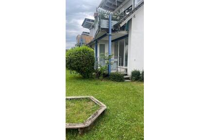 Vermiete 3.5 Zimmer Wohnung Erdgeschoss mit Balkon und Stellplatz - Singen (Hohentwiel)