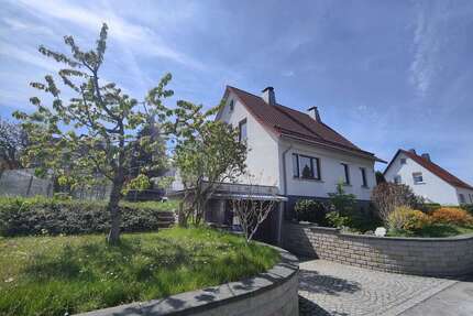 Haus zum Kaufen in Sonneberg 190.000,00 € 117 m²