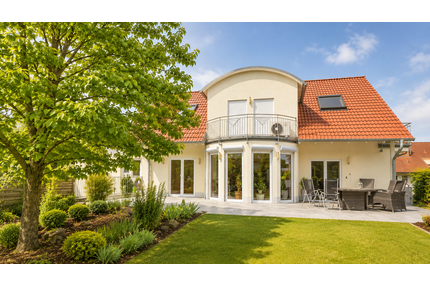 Haus zum Kaufen in Niedernberg 899.000,00 € 219 m²