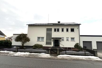 Seltene Gelegenheit! - 850,00&nbsp;EUR Kaltmiete, ca.&nbsp; 138,00&nbsp;m&sup2; in Bach an der Donau (PLZ: 93090)