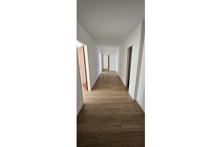 City-Living pur: Stilvolle 4-Zimmer-Wohnung in Ratingens Innenstadt