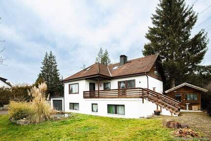 *RESERVIERT* Freistehendes Einfamilienhaus mit Einliegerwohnung und neuer Großraumgarage - Bad Säckingen / Harpolingen