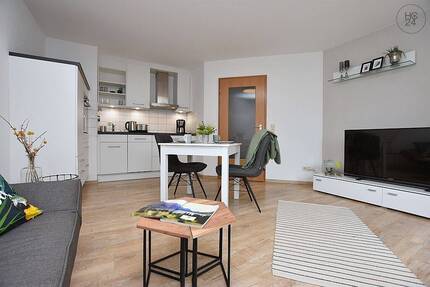 Sehr schöne, modern möblierte Wohnung mit Terrasse und TG in Leonberg