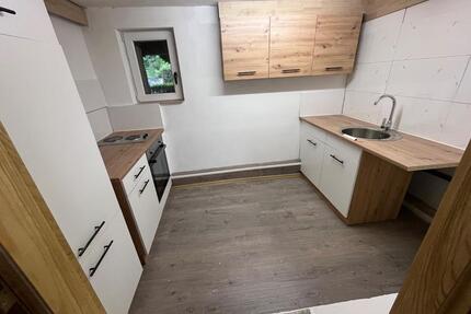 Zweifamilienhaus - 2.200,00&nbsp;EUR Kaltmiete, ca.&nbsp; 110,00&nbsp;m&sup2; in Stuttgart (PLZ: 70439) Neuwirtshaus