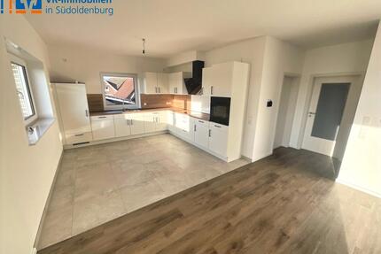 Neubau-Wohntraum im Grünen! OG-Wohnung m. Einbauküche, Carport u. Dachterrasse! - Bösel