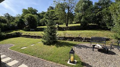 EXKLUSIVES WOHNEN IM GRÜNEN - 1.299.500,00&nbsp;EUR Kaufpreis, ca.&nbsp; 250,00&nbsp;m&sup2;&nbsp;Wohnfl&auml;che in Beilstein (PLZ: 71717)