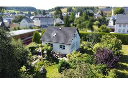 Haus zum Kaufen in Lauter-Bernsbach 259.000,00 € 122 m²