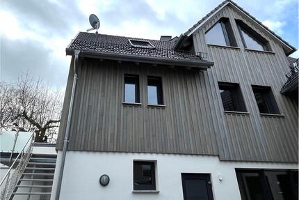 Moderne 3-Zimmer-Maisonette-Wohnung mit Hauscharakter & Erdwärme - Hüttenberg