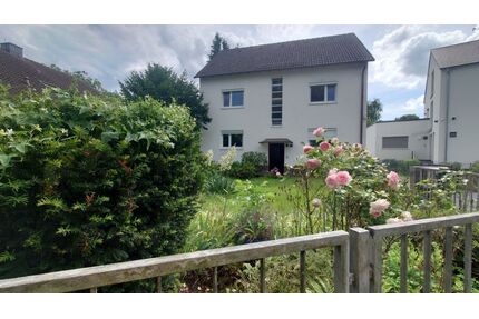 Provisionsfrei* von Privat: Mehrfamilienhaus mit großem Garten und zwei Garagen - Mühltal