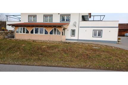 Barrierefreie Mietwohnung - 820,00&nbsp;EUR Kaltmiete, ca.&nbsp; 74,00&nbsp;m&sup2; in Schwarzach (PLZ: 94374)