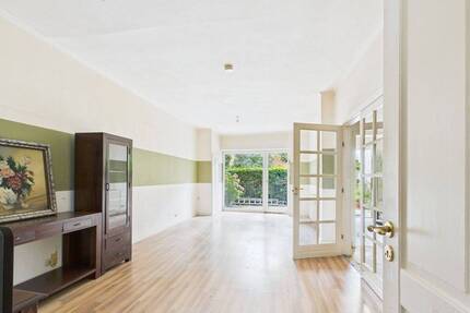 Wohn- und Geschäftshaus - untere Hüxstraße - Lübeck / Innenstadt