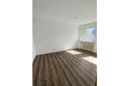 3-Zimmer-Wohnung, Küche, DuscheWC - Ebersdorf bei Coburg