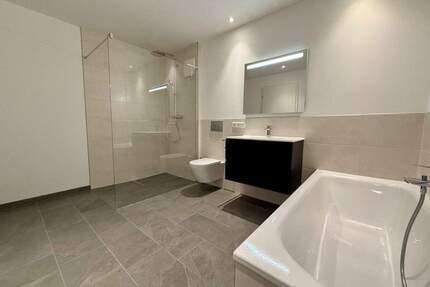 Ruhige, aufzugsgerechte 3-Zi Wohnung m. Balkon - KFW 40 NH - Bad Griesbach im Rottal