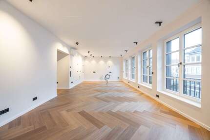 Wohnung zum Mieten in Düsseldorf 2.200,00 € 84.87 m²