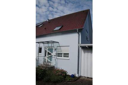 PROVISIONSFREI - Doppelhaushälfte mit Ausbaureserve in ruhiger Waldrandlage - Weisendorf