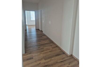 Büro- oder Schulungsfläche - 123,00&nbsp;EUR Kaltmiete, ca.&nbsp; 69,00&nbsp;m&sup2; in Straubing (PLZ: 94315)