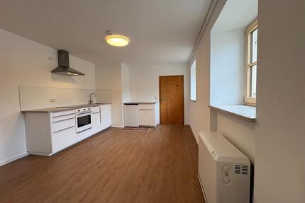 Helle 1,5 Zimmer Erdgeschosswohnung in ruhiger Lage, Kaltmiete: - Egling