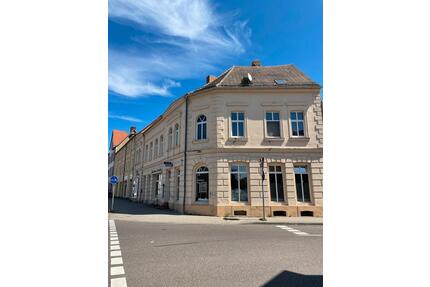 Schöne Dachgeschoss - Wohnung in guter Lage von Bitterfeld – charmant - Bitterfeld-Wolfen