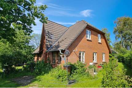 Haus zum Kaufen in Hattstedt 450.000,00 € 257 m²