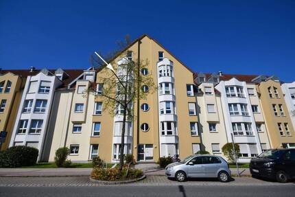 ***FRISCH RENOVIERT . SOFORT FREI . 76 m² MIT BALKON & TG-STELLPLATZ*** - Neumarkt