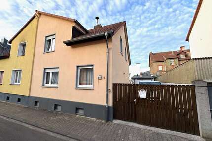 Haus zum Mieten in Hattersheim-Okriftel 1.200,00 € 95 m²