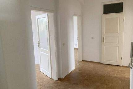Attraktive vermietete 73,8 m² 3-Raum Wohnung mit Balkon (1.OG) in Radebeul
