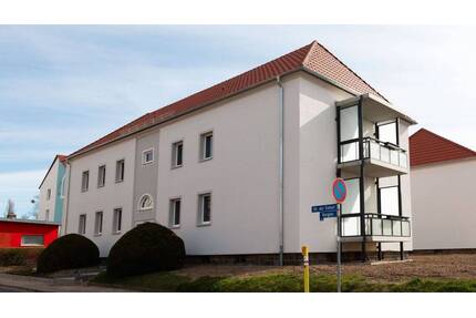 Frisch sanierte 4-Raum-Wohnung mit Balkon und Stellplatz - Oschatz