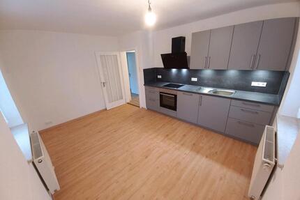 Helle 2 Zimmer Erdgeschosswohnung 60m² GartenEBK - Benningen