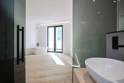 Wohnung zum Kaufen in Rosenheim 1.499.000,00 € 161 m²