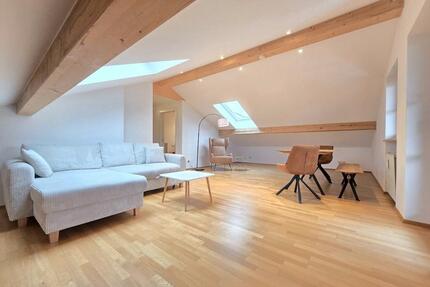 Charmante 2 Zimmer Dachgeschosswohnung in Münsing