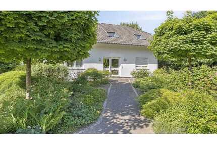 Bezugsfreies 1-2 Familienhaus und Bungalow auf 2.412m² Traumgrundstück in Ratingen