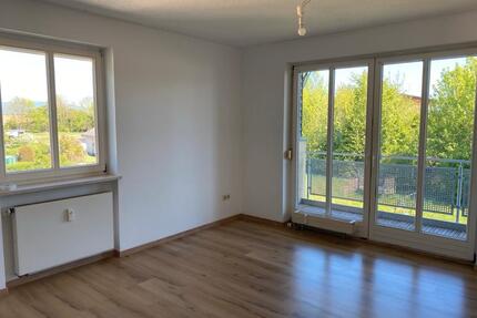 Ruhige 3-Zimmer-Wohnung mit Balkon - Straßkirchen
