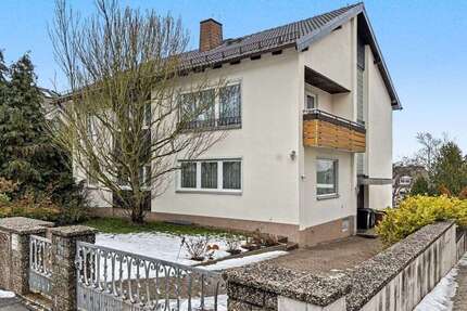 Haus zum Kaufen in Hof 315.000,00 € 244.51 m²