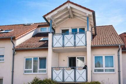 Charmante 1,5-Zimmer-Dachgeschosswohnung mit Sonnenbalkon und Weitblick - Schorndorf Haubersbronn